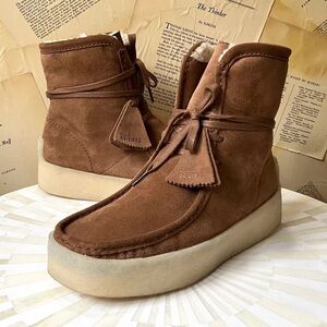 Anthropologie Clarks Wallabee Cup Boots Brown Suede Crepe Sole Lace Up